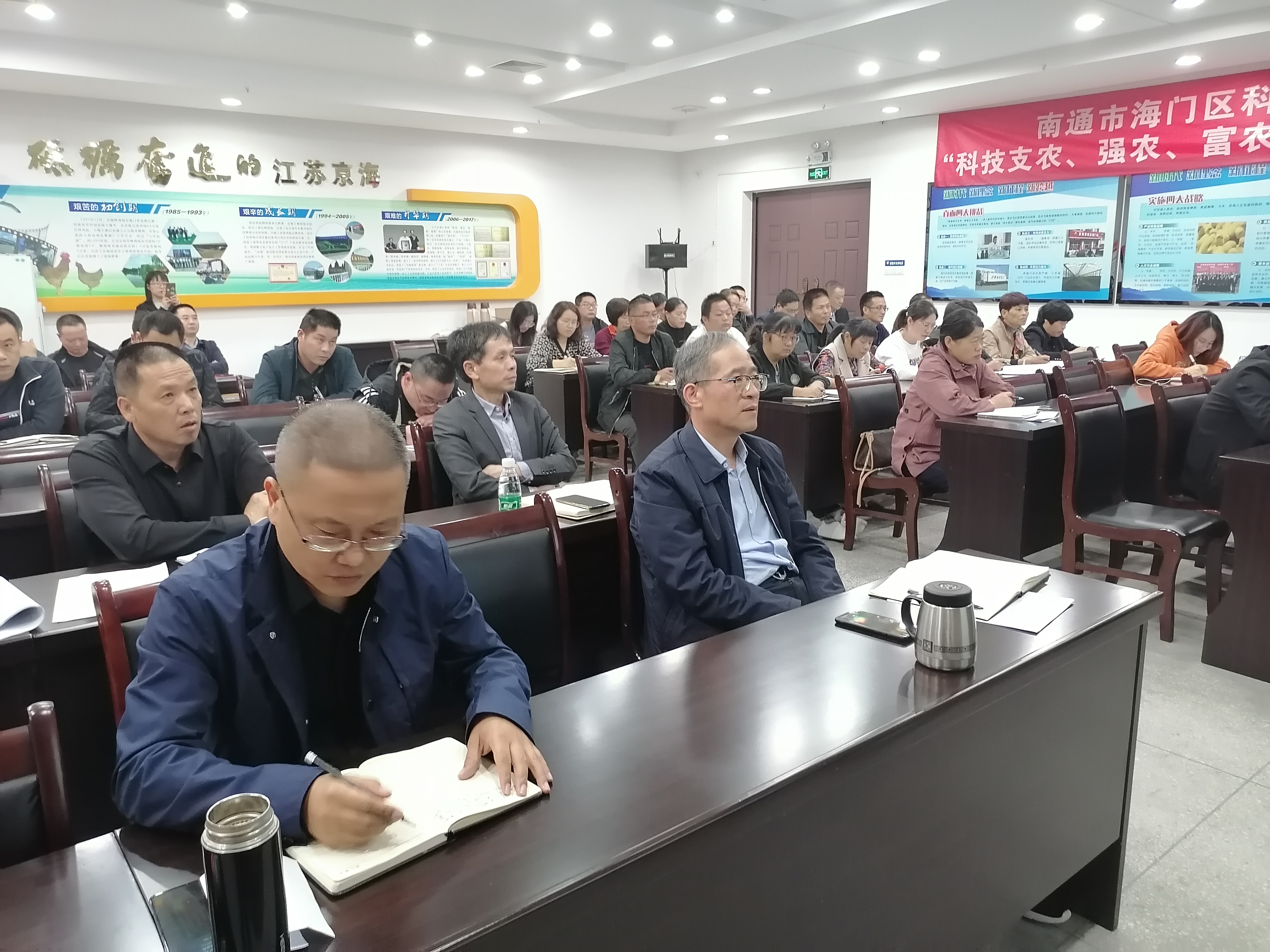 ���ľ�������������Ӧ������� -----ȫ��᳹��ʵ10��12�ն��³��칫��������